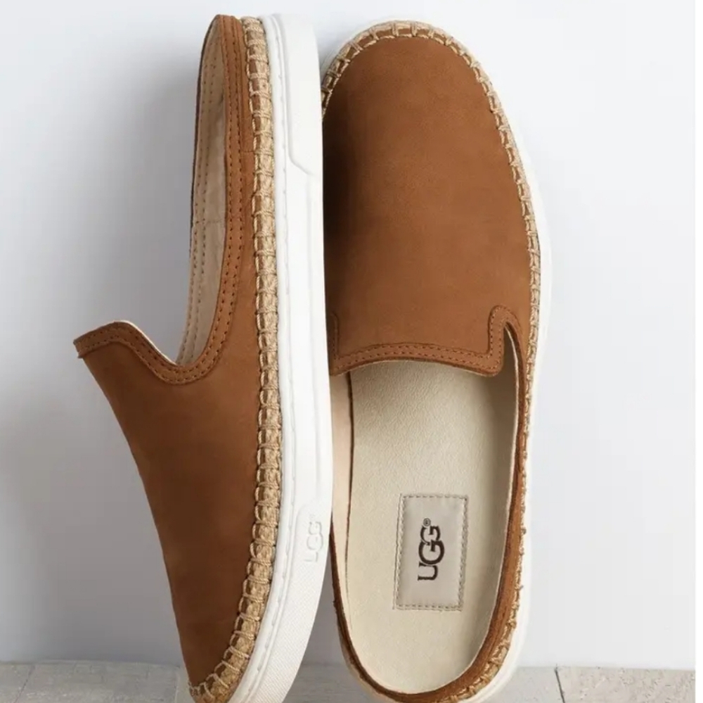 UGG Caleel Slip-On Sneaker

Size 7 brown